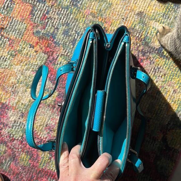 Coach EUC Aqua/ Teal plenty of pockets disc. style almost new condition - Picture 10 of 13